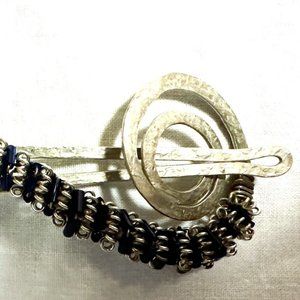 Vintage womens hair clasp silver tone removable clip black and clear beaded